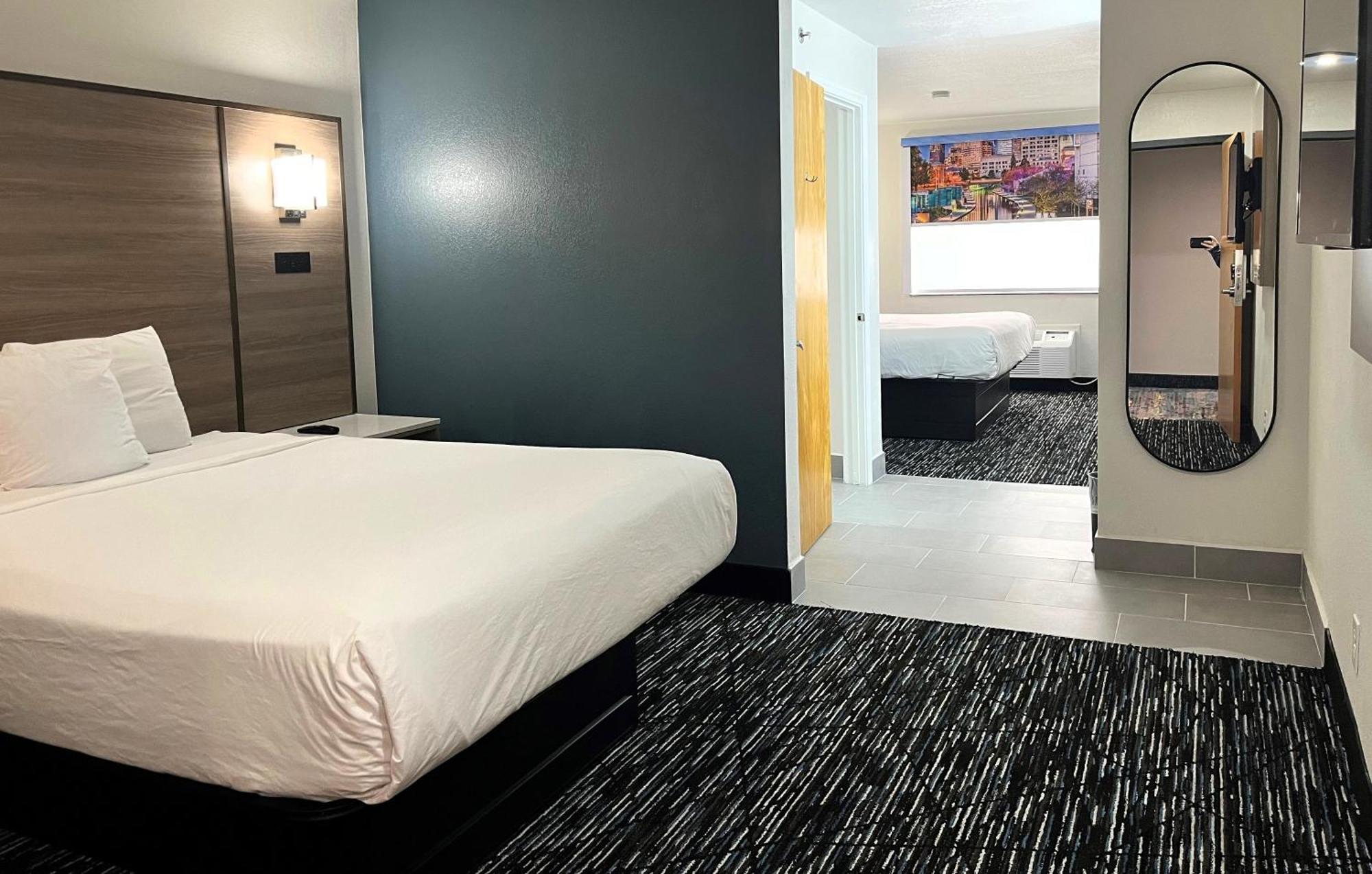 Hotel Baymont By Wyndham Indianapolis Northeast Exterior foto