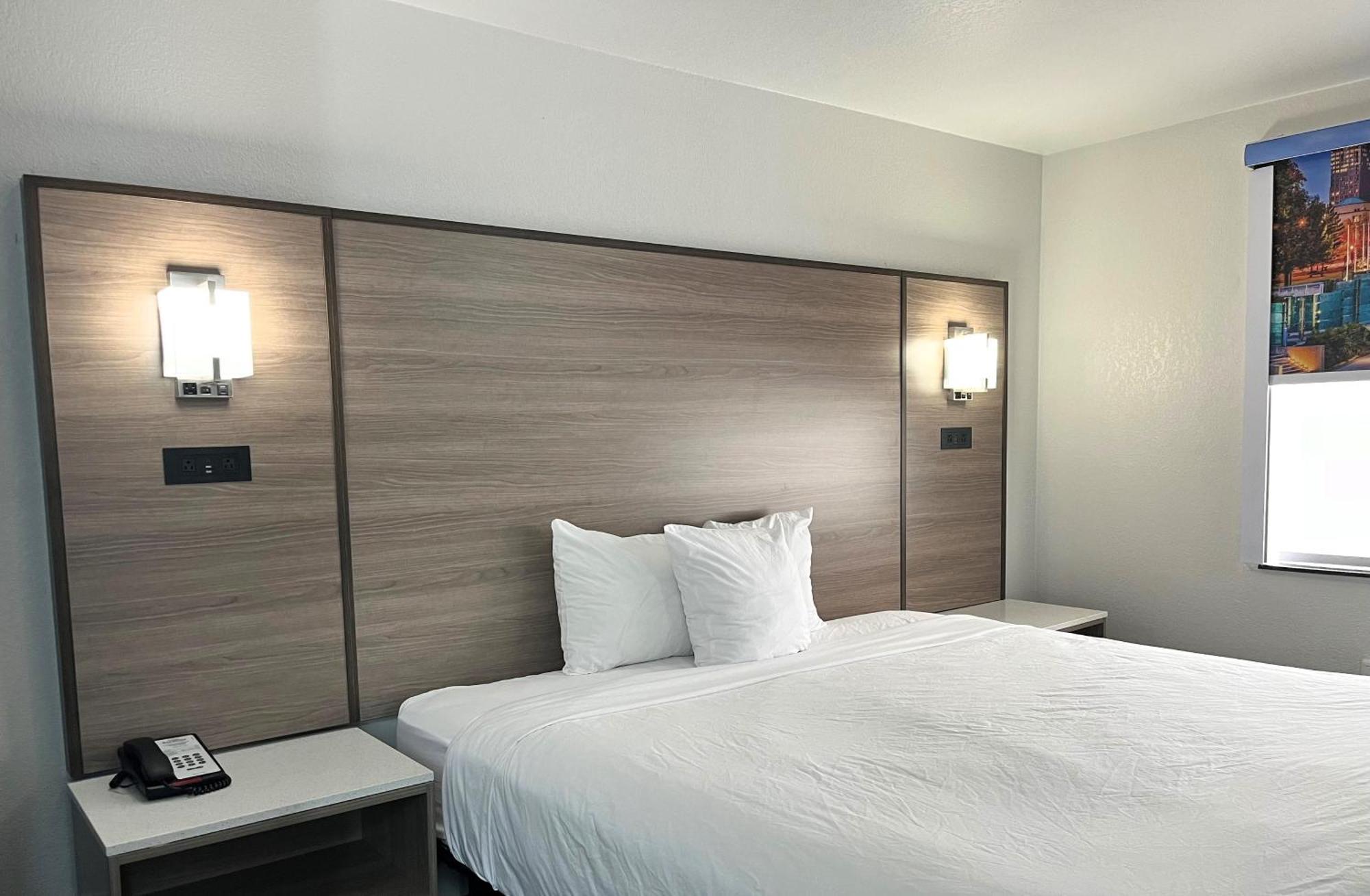 Hotel Baymont By Wyndham Indianapolis Northeast Exterior foto