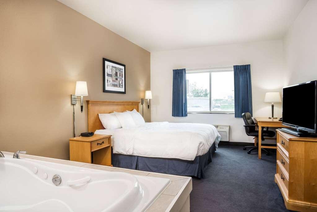 Hotel Baymont By Wyndham Indianapolis Northeast Habitación foto